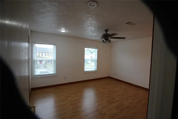 $2,400 | 458 Woodrail Drive, Webster, TX 77598