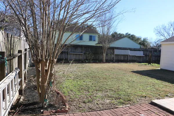 $2,400 | 458 Woodrail Drive, Webster, TX 77598