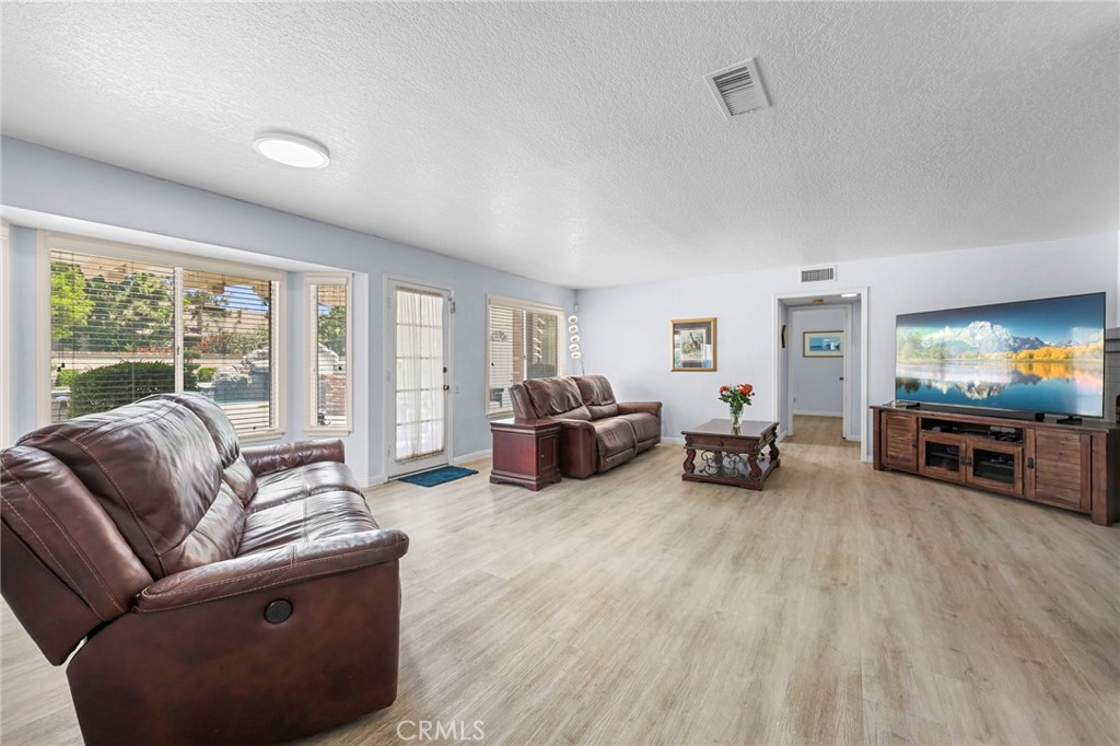 1657 Southport Drive Riverside, CA 92506 - Photo 14 of 41 FAMILY ROOM