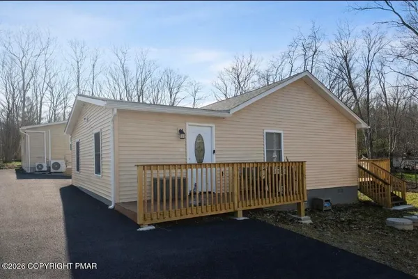 $240,000 | 126 Evergreen Drive, Bushkill, PA 18324