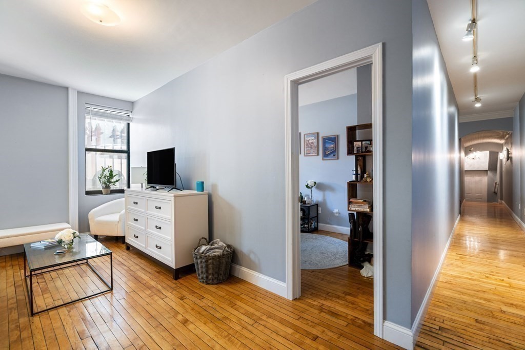 330 1/2 E Street, Unit 1 Boston, MA 02127 - Photo 3 of 36