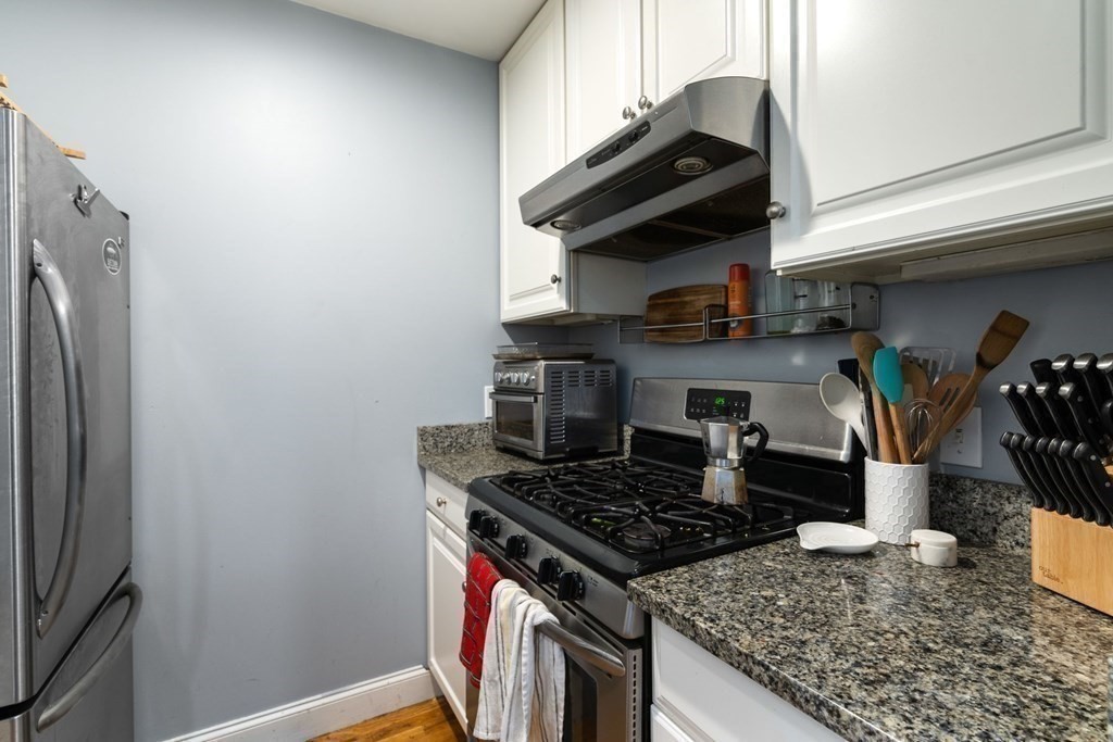 330 1/2 E Street, Unit 1 Boston, MA 02127 - Photo 9 of 36