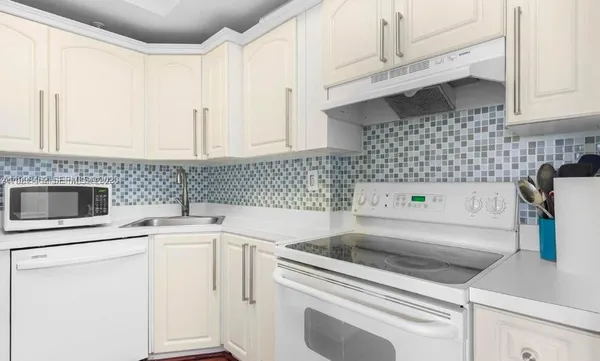 $320,000 | 3500 Coral Way, Unit 1406, Miami, FL 33145