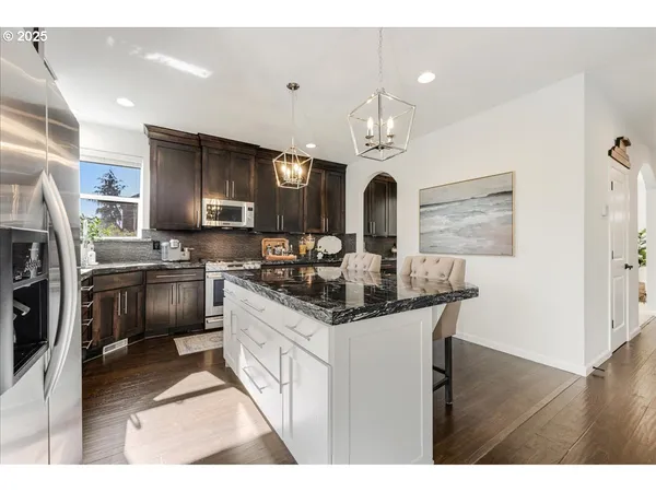 $715,000 | 13592 Southeast Sierra Drive, Clackamas, OR 97015