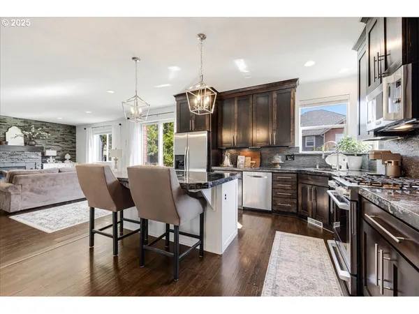 $715,000 | 13592 Southeast Sierra Drive, Clackamas, OR 97015