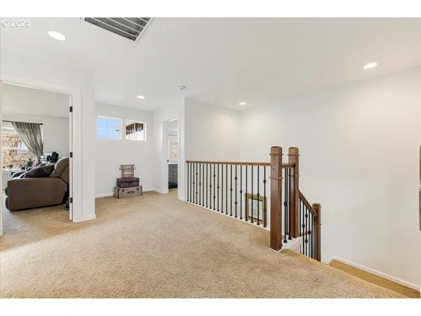 $715,000 | 13592 Southeast Sierra Drive, Clackamas, OR 97015