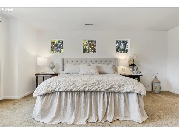 $715,000 | 13592 Southeast Sierra Drive, Clackamas, OR 97015
