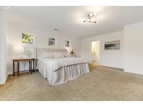 $715,000 | 13592 Southeast Sierra Drive, Clackamas, OR 97015