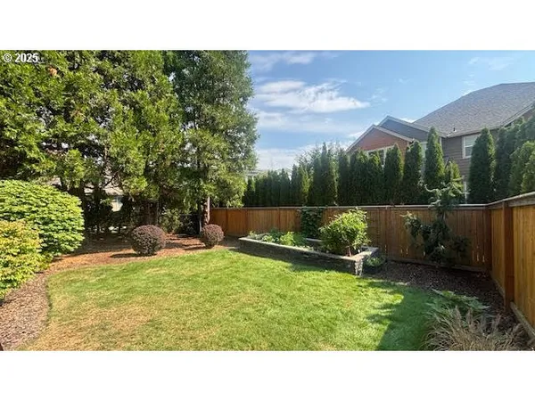 $715,000 | 13592 Southeast Sierra Drive, Clackamas, OR 97015