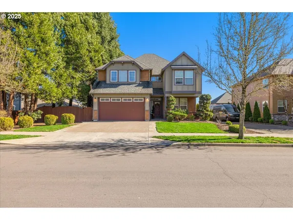 $715,000 | 13592 Southeast Sierra Drive, Clackamas, OR 97015