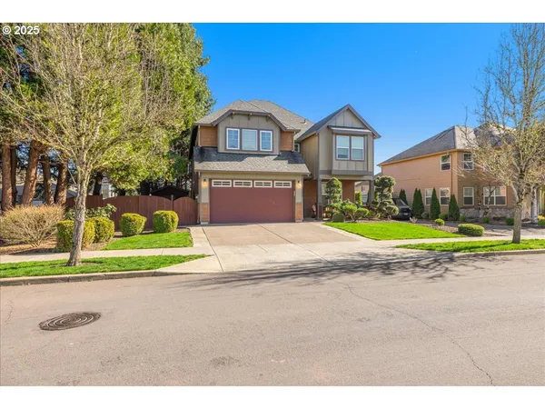 $715,000 | 13592 Southeast Sierra Drive, Clackamas, OR 97015