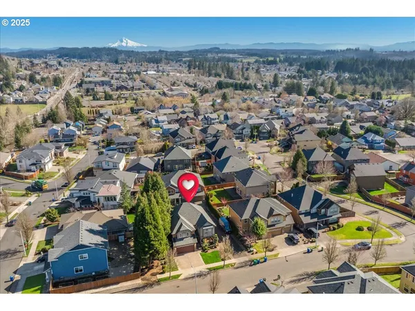 $715,000 | 13592 Southeast Sierra Drive, Clackamas, OR 97015