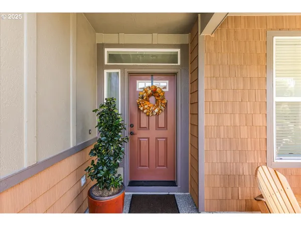 $715,000 | 13592 Southeast Sierra Drive, Clackamas, OR 97015
