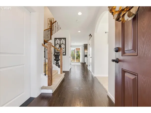 $715,000 | 13592 Southeast Sierra Drive, Clackamas, OR 97015