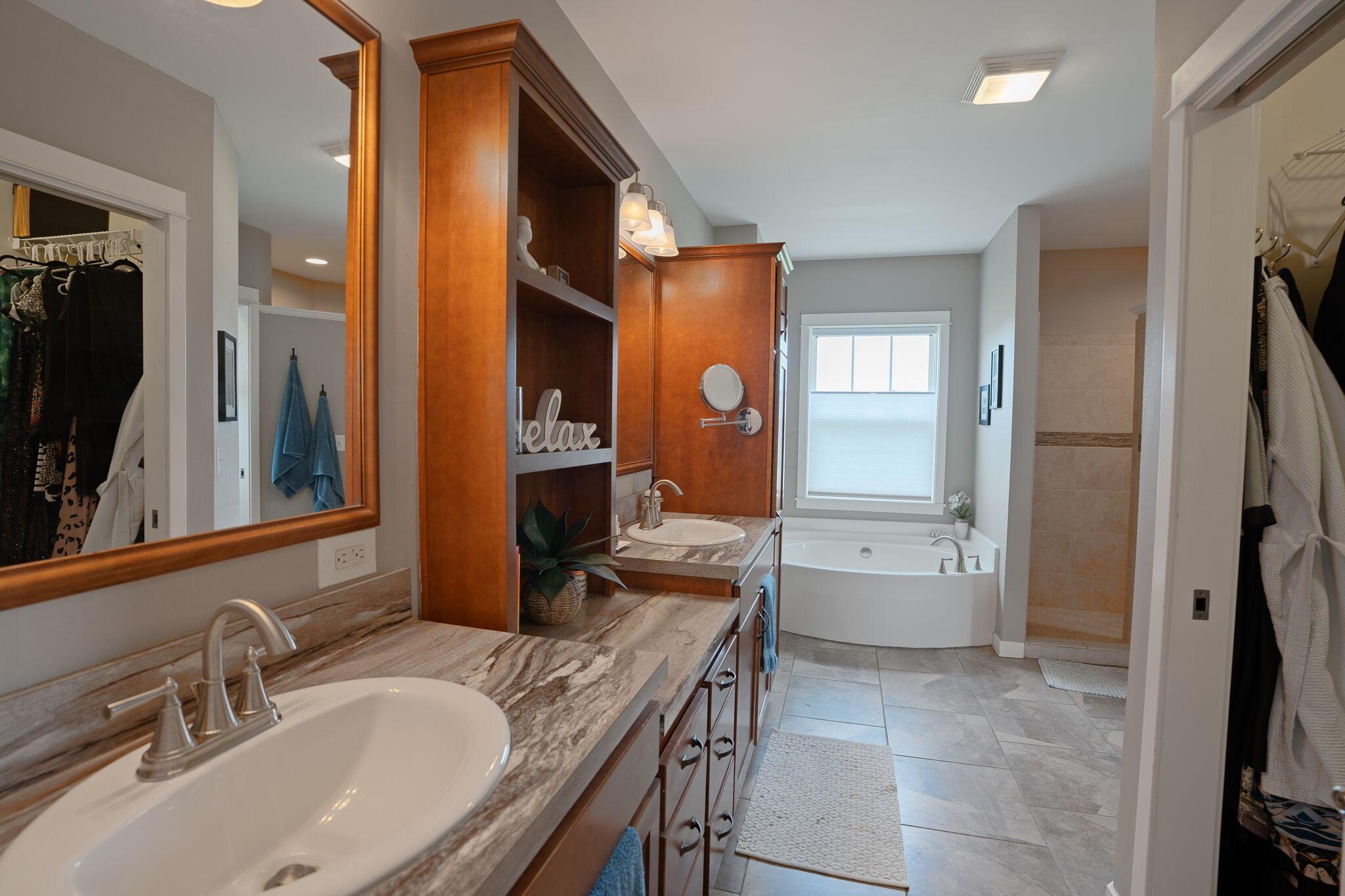 3464 South County Line Road Johnstown, OH 43031 - Photo 18 of 36 16 - Primary Bathroom 1
