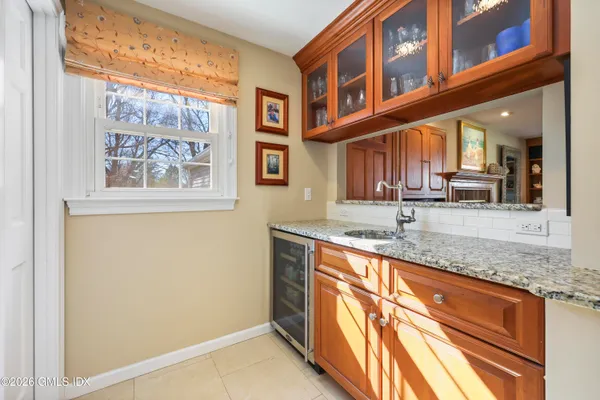 $1,650,000 | 21 Zygmont Lane, Greenwich, CT 06831
