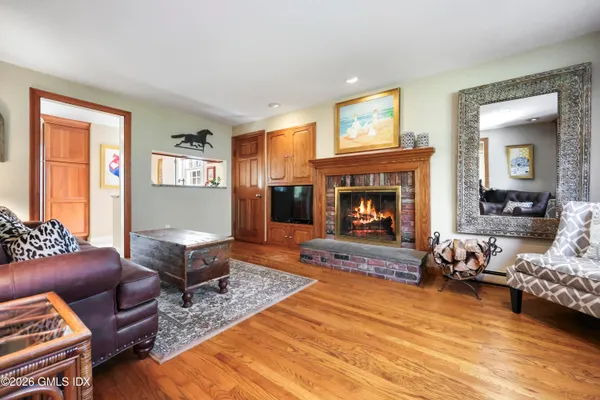 $1,650,000 | 21 Zygmont Lane, Greenwich, CT 06831