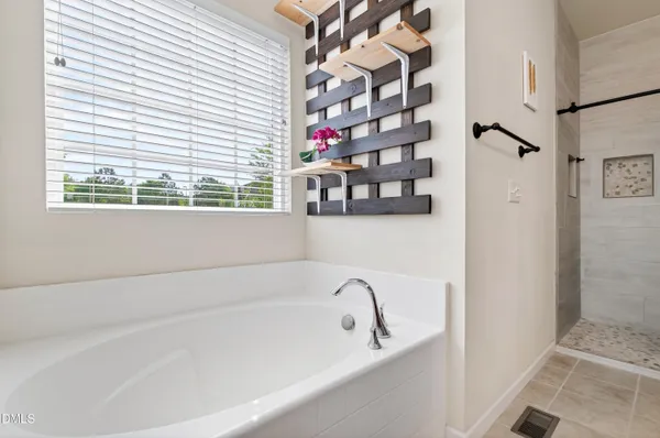 $1,995 | 524 Panorama View Loop, Cary, NC 27519