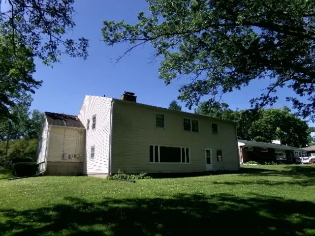 $224,900 | 1435 Bolkinwood Drive, Freeport, IL 61032