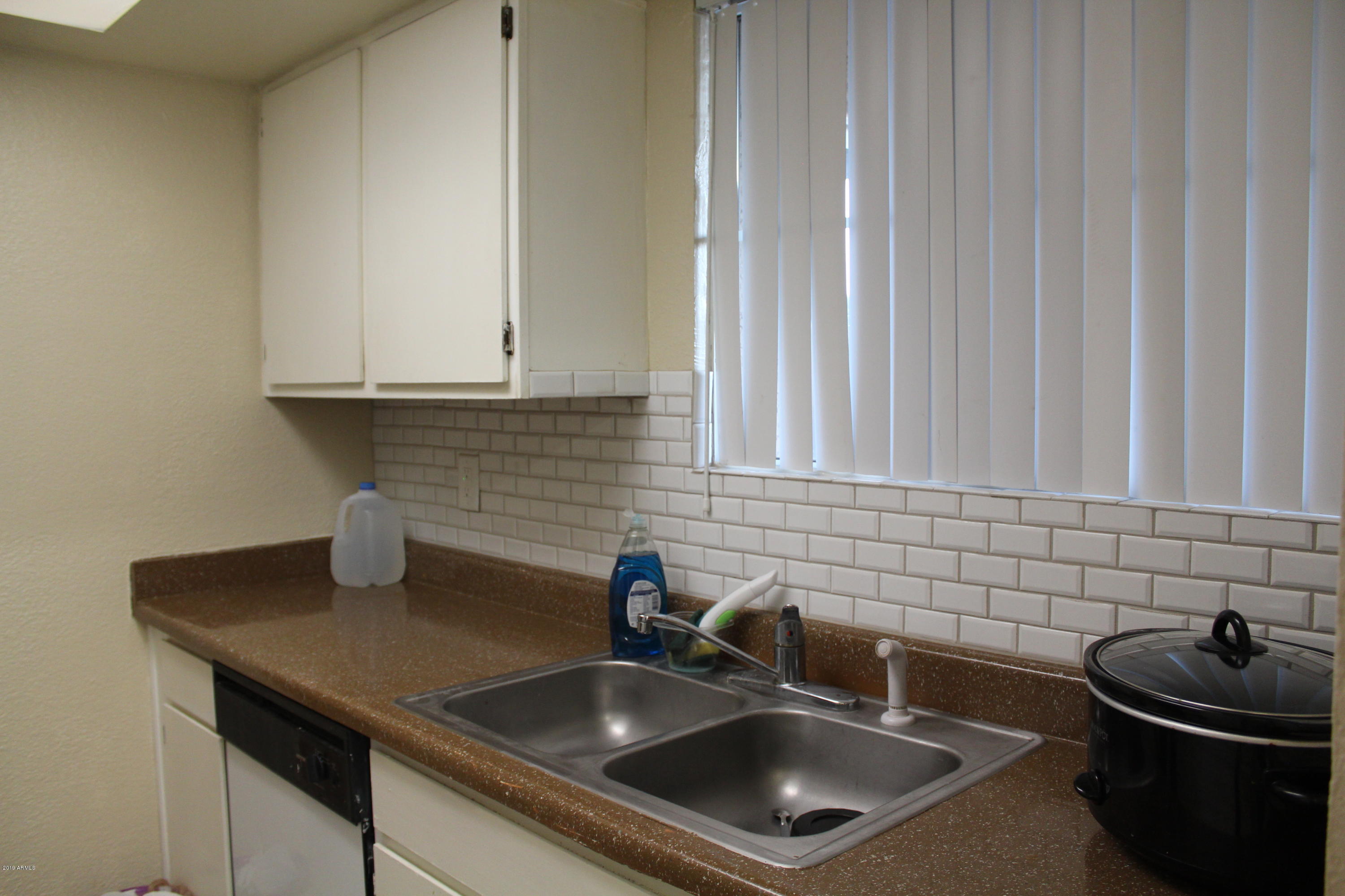 6901 West Villa Road, Unit 1217 Phoenix, AZ 85033 - Photo 5 of 23 IMG_3005