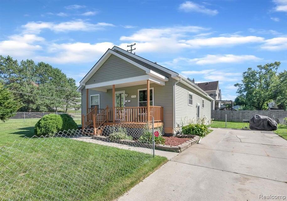 175 Rockwell Street Pontiac, MI 48341 - Photo 16 of 16 Front