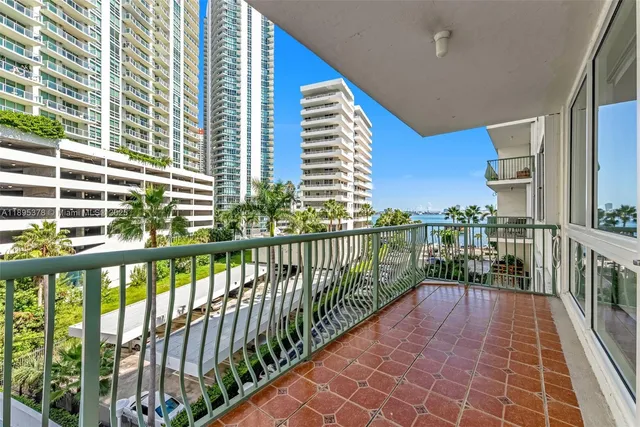 $585,000 | 1408 Brickell Bay Drive, Unit 518, Miami, FL 33131