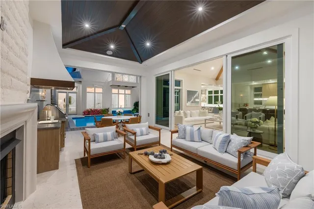 $13,000,000 | 575 13th Avenue South, Naples, FL 34102