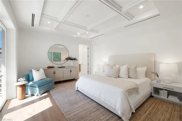 $13,000,000 | 575 13th Avenue South, Naples, FL 34102