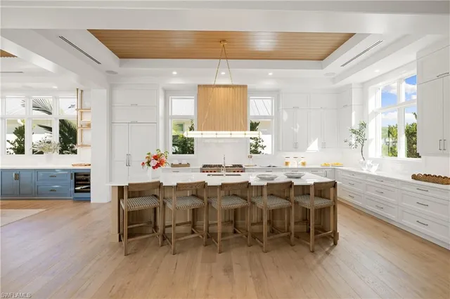 $13,000,000 | 575 13th Avenue South, Naples, FL 34102