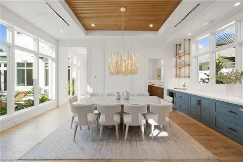 $10,500,000 | 575 13th Avenue South, Naples, FL 34102