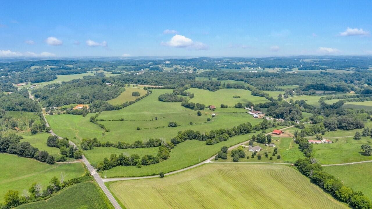 175 Camp Road Sweetwater, TN 37874 - Photo 3 of 11 Gallery Image 3