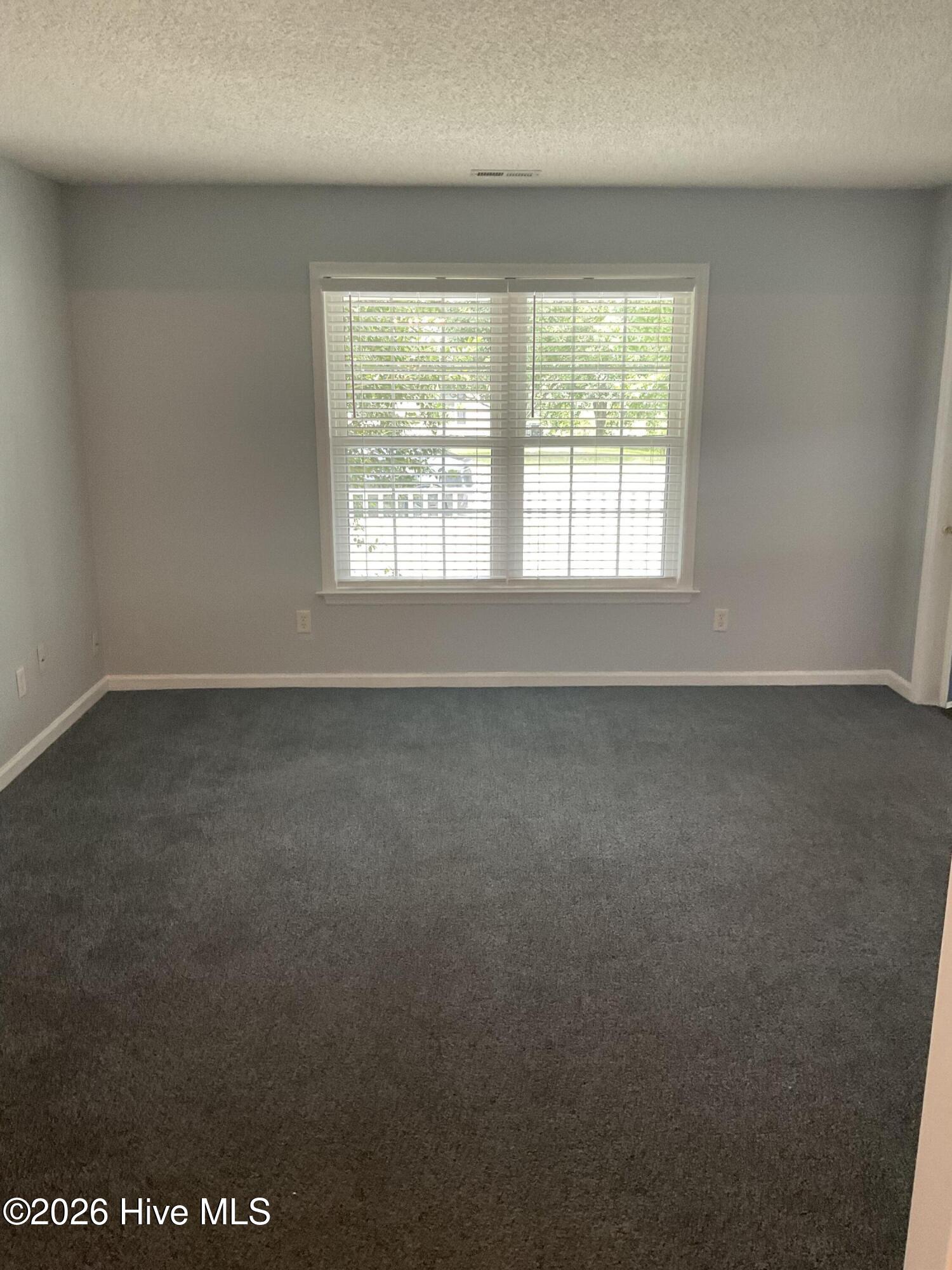 529 Raintree Road Jacksonville, NC 28540 - Photo 4 of 27 Living Room