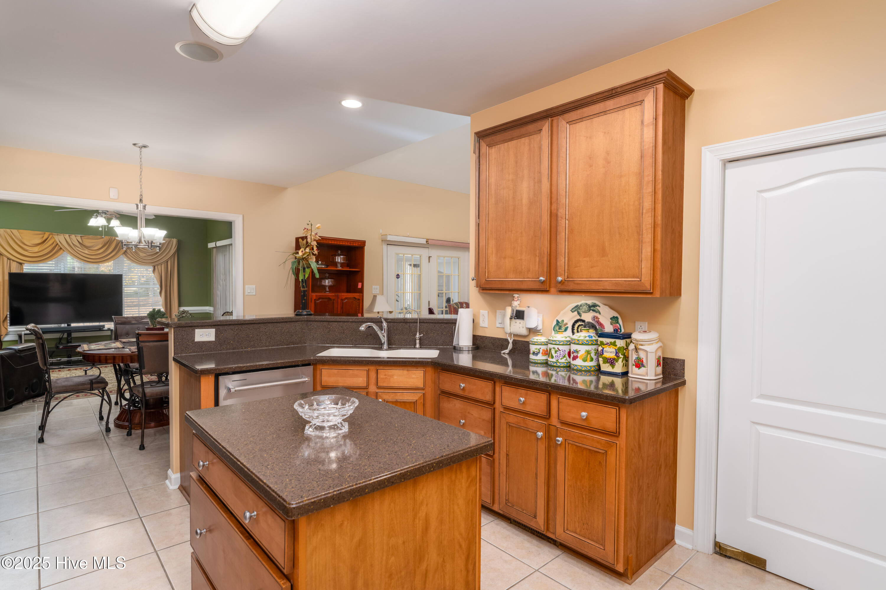 602 Taberna Circle New Bern, NC 28562 - Photo 14 of 47 602 Taberna Circle-13