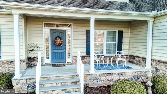 a view of an entryway with interior
