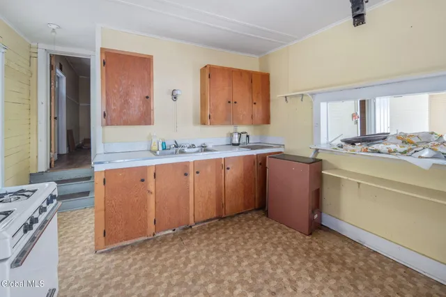 $79,900 | 97 Main Street, Maryland, NY 12155