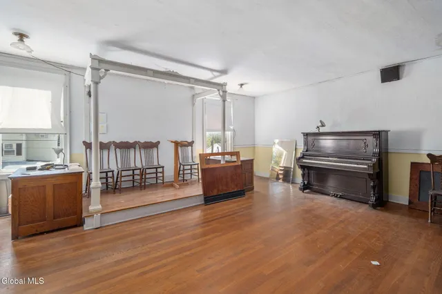 $79,900 | 97 Main Street, Maryland, NY 12155