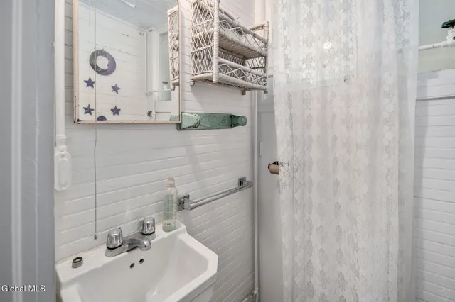 $79,900 | 97 Main Street, Maryland, NY 12155