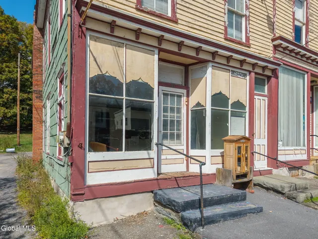 $79,900 | 97 Main Street, Maryland, NY 12155