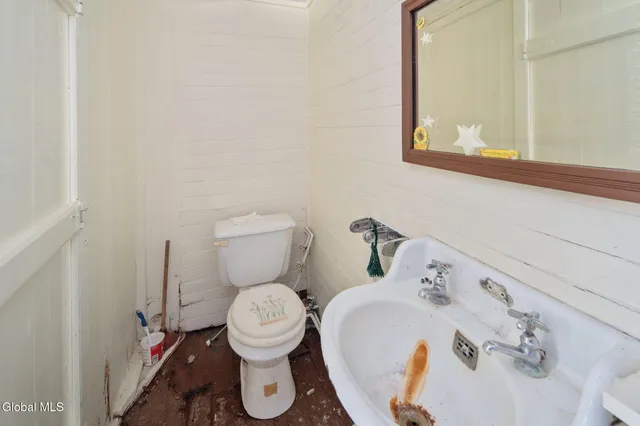 $79,900 | 97 Main Street, Maryland, NY 12155