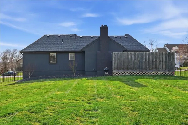 $439,900 | 209 Saponi Lane, Lake Winnebago, MO 64034
