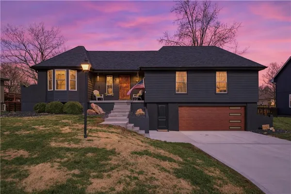 $439,900 | 209 Saponi Lane, Lake Winnebago, MO 64034