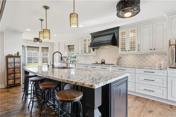 $439,900 | 209 Saponi Lane, Lake Winnebago, MO 64034