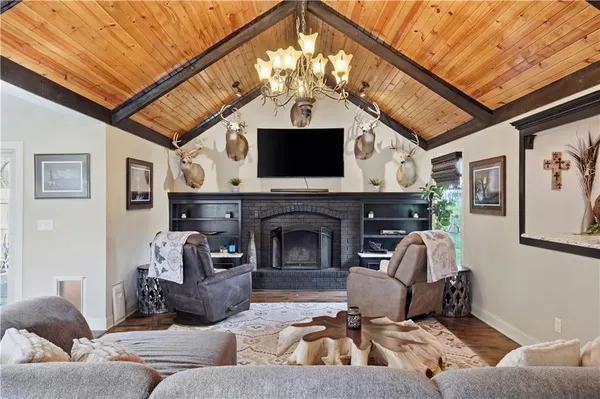 $439,900 | 209 Saponi Lane, Lake Winnebago, MO 64034