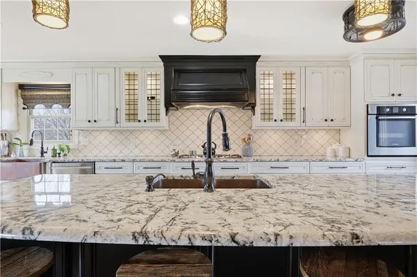 $439,900 | 209 Saponi Lane, Lake Winnebago, MO 64034