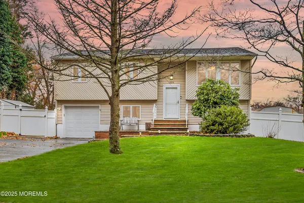 $575,000 | 620 Hillside Drive, Toms River, NJ 08753