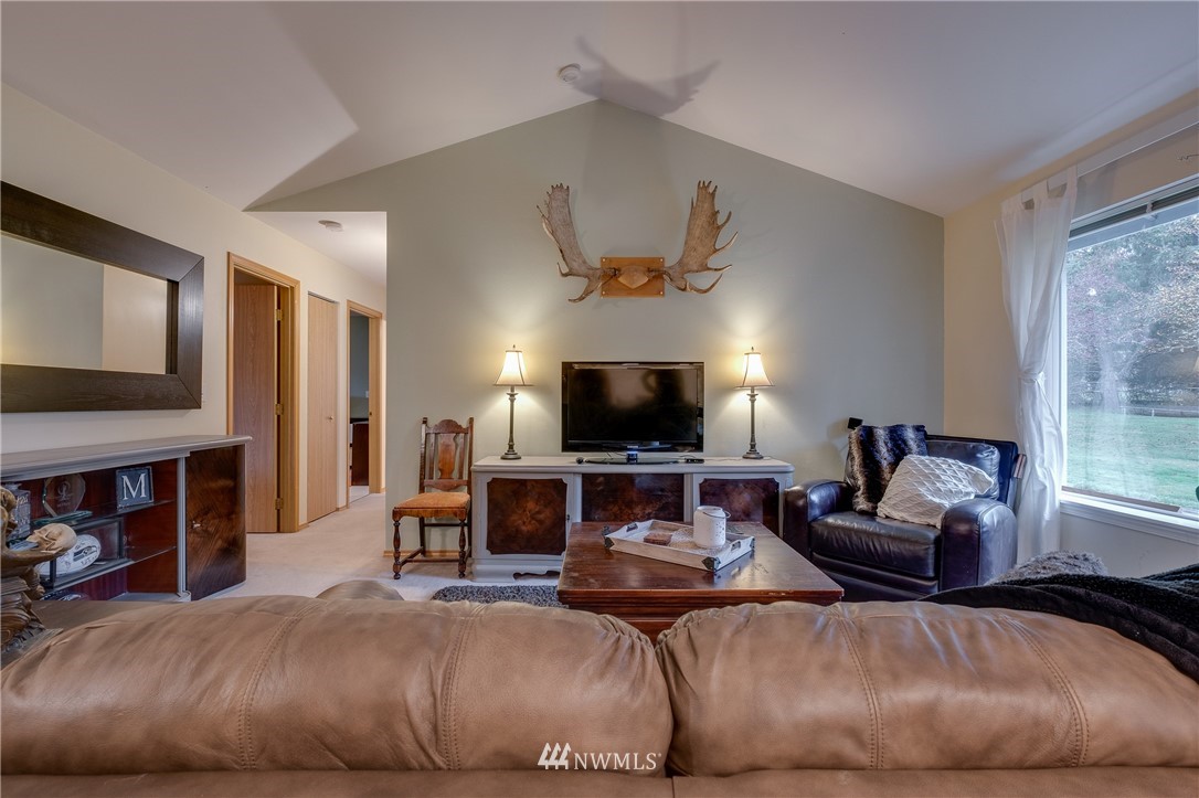 484 Walker Road Northeast Poulsbo, WA 98370 - Photo 8 of 25 Gallery Image 8