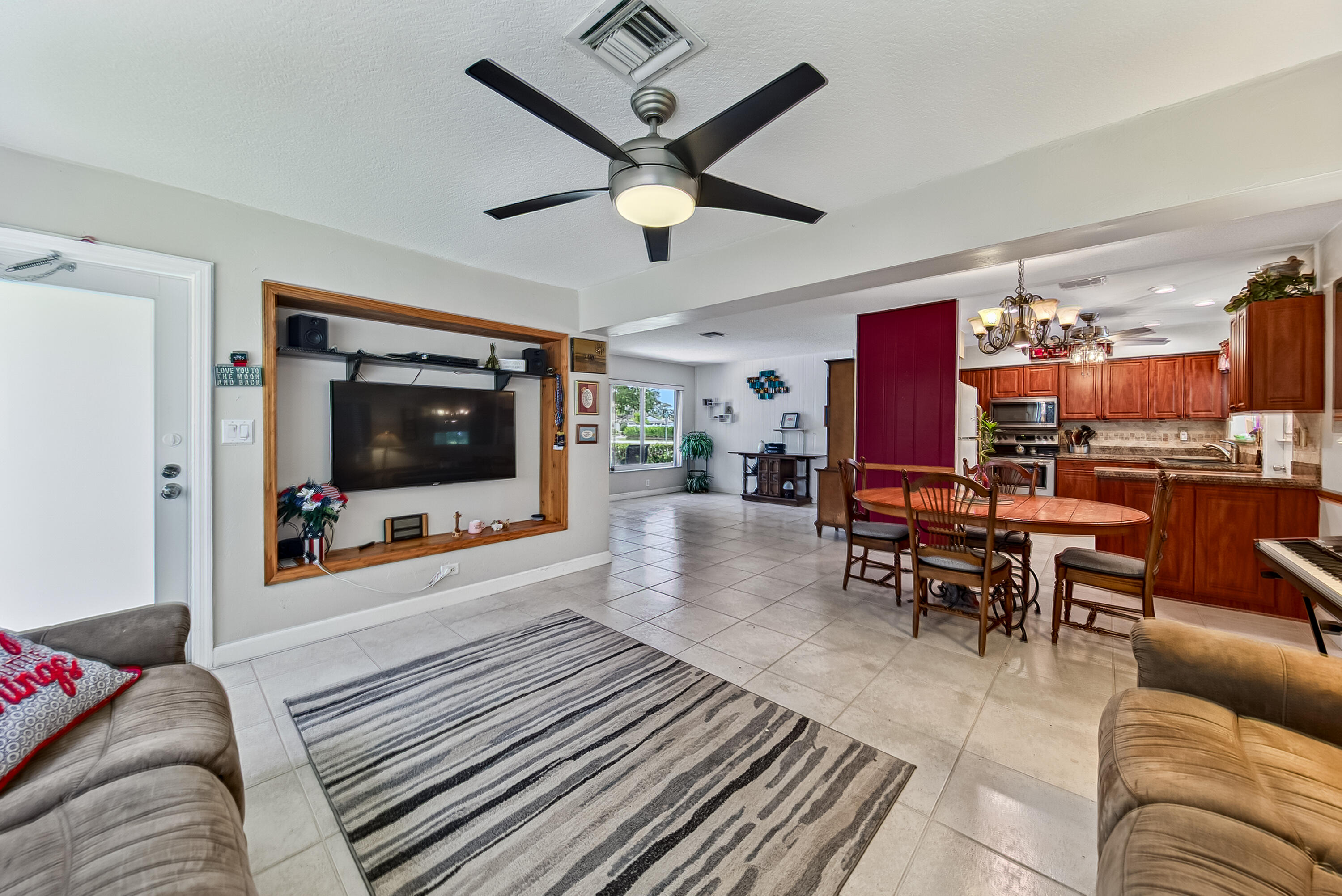 1131 Southwest 3rd Terrace Pompano Beach, FL 33060 - Photo 19 of 35 FAMILY ROOM