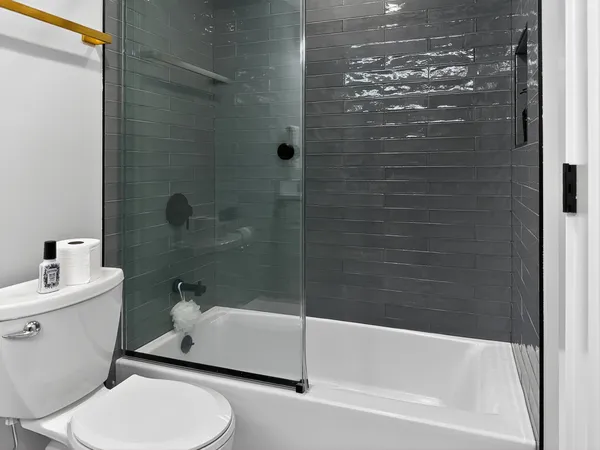 $5,800 | 2451 North Albany Avenue, Unit 1, Chicago, IL 60647