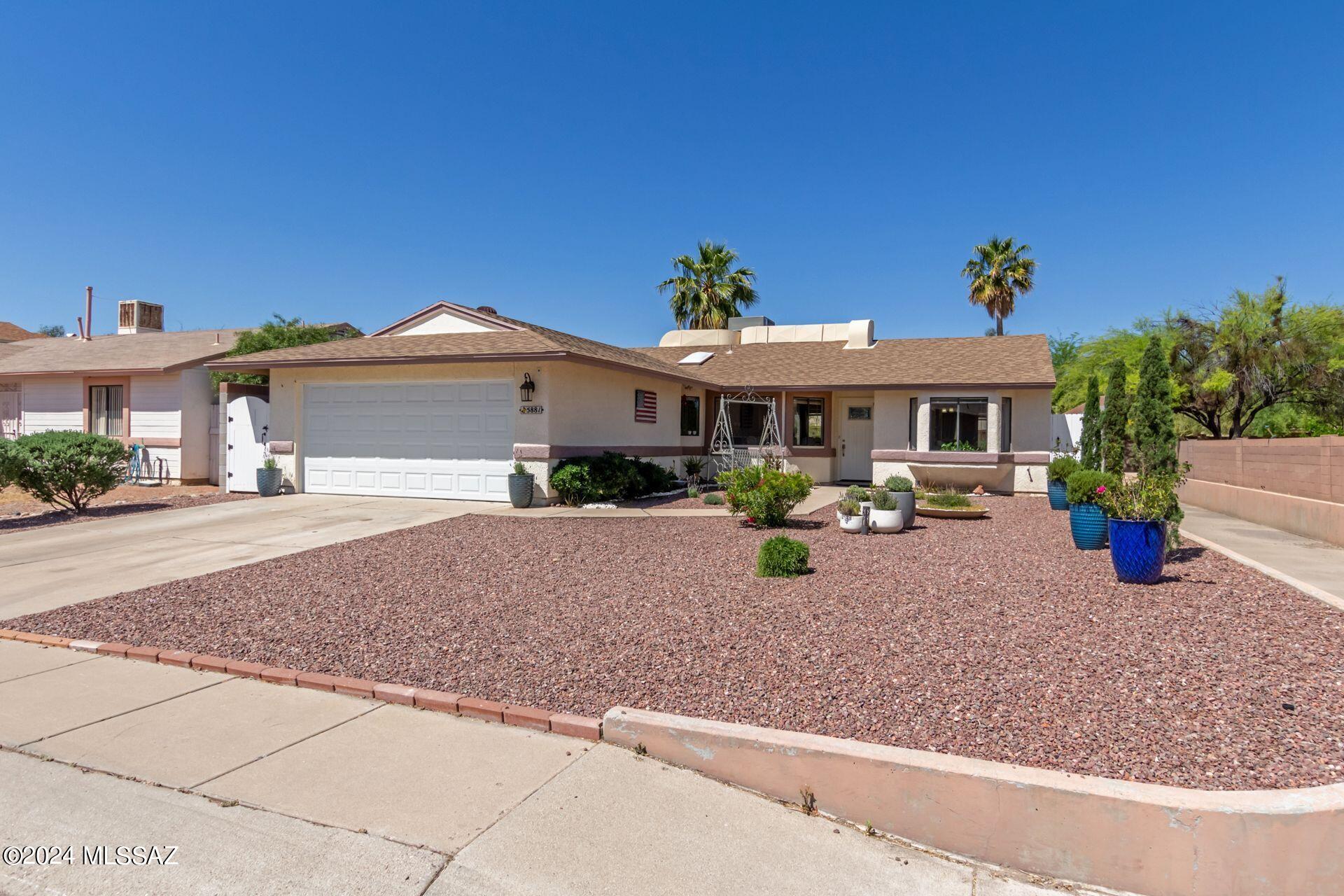 5881 North Moonbrook Road Tucson, AZ 85741 - Photo 1 of 28 Gallery Image 1