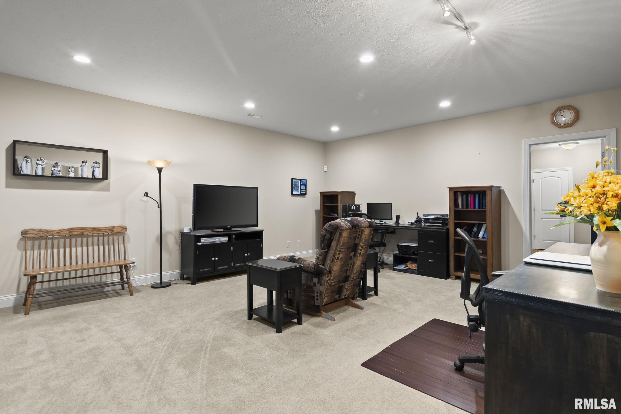 2104 Dubsdread Lane Springfield, IL 62711 - Photo 34 of 55